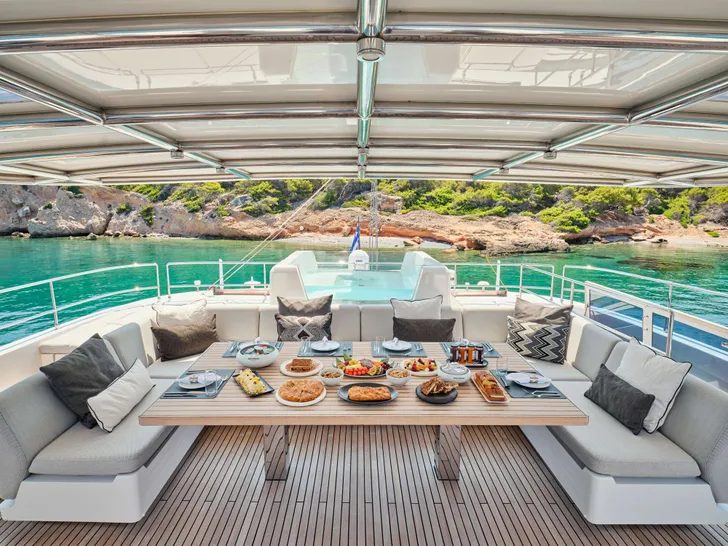 S/Y Above & Beyond photo 5
