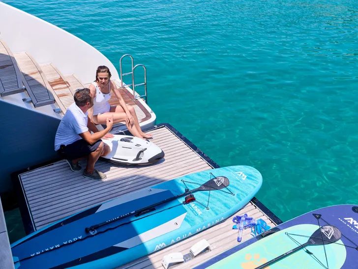 S/Y Above & Beyond photo 6