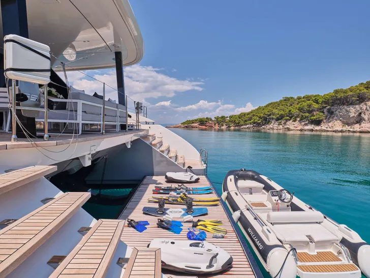 S/Y Above & Beyond photo 20