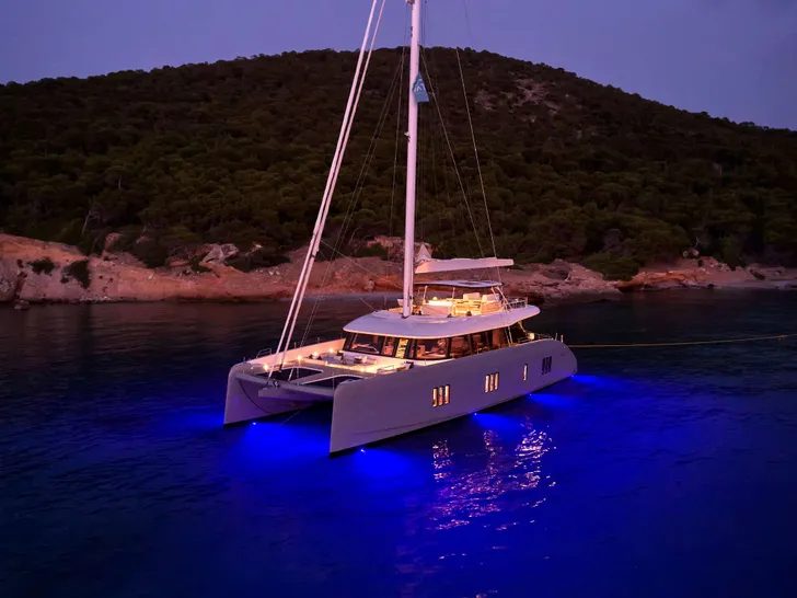 S/Y Above & Beyond photo 19