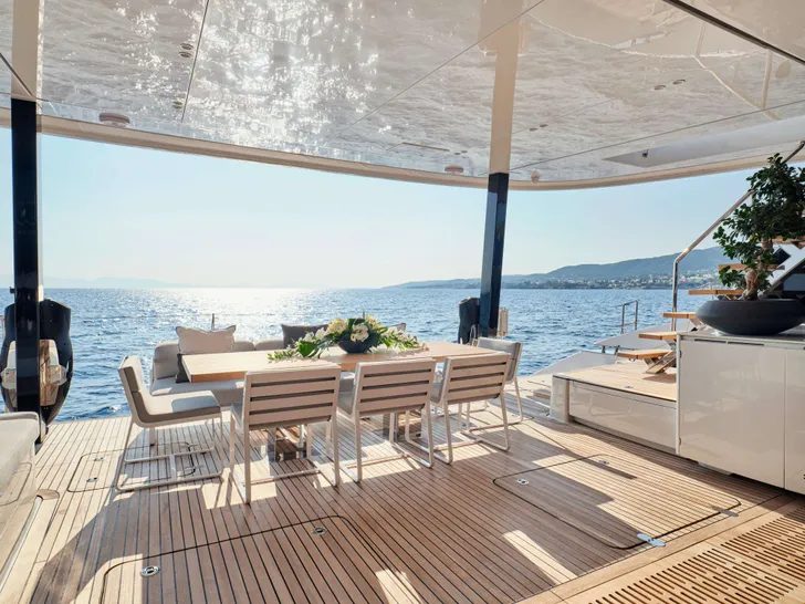S/Y Above & Beyond photo 16